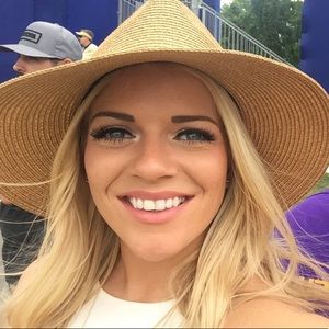 Meet your Posher, Anna